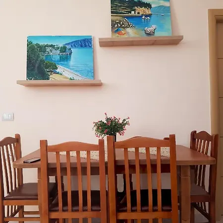 Lisus Apartament *